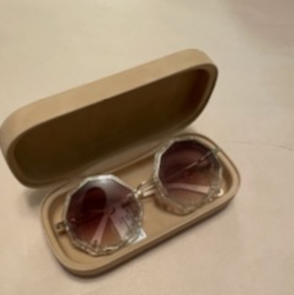 AUTHENTIC Chloe Sunglasses NWT - Picture 1 of 1